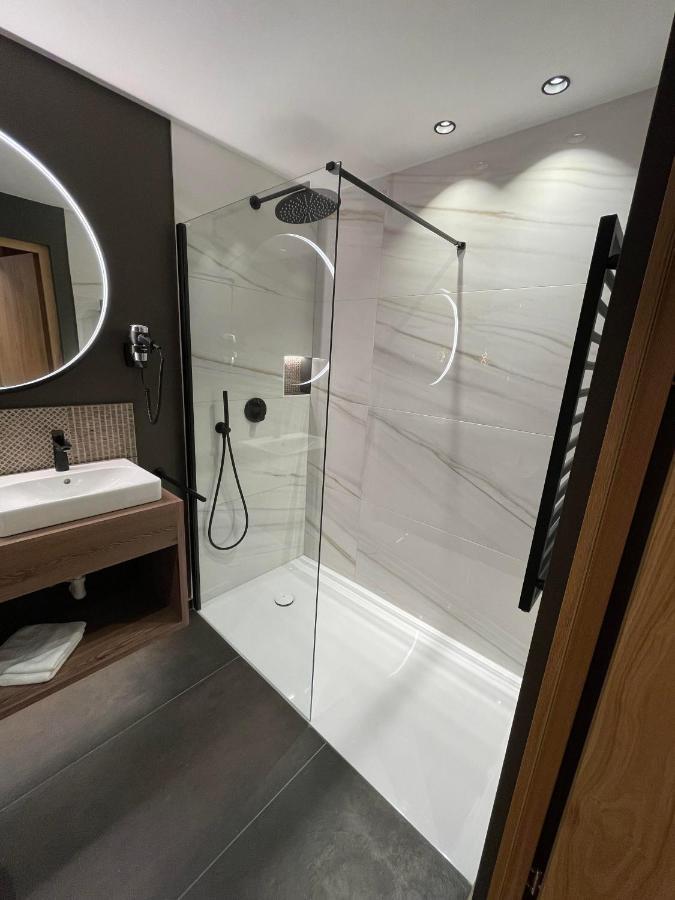 Residence Tantalus Сан-Лоренцо-ди-Себато Экстерьер фото