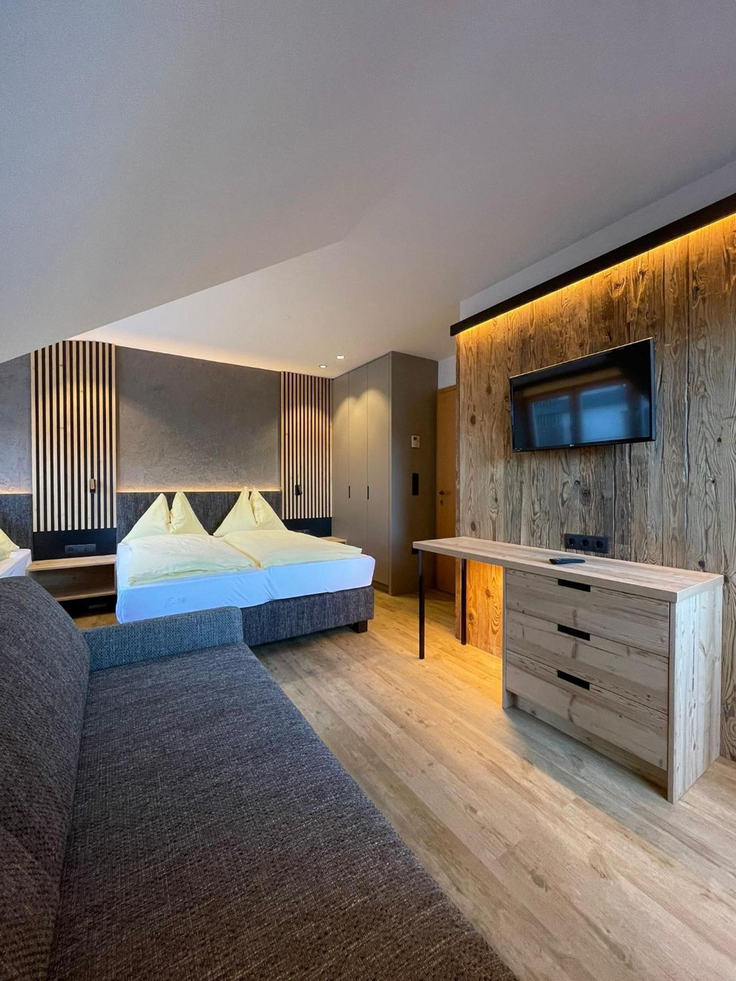 Residence Tantalus Сан-Лоренцо-ди-Себато Экстерьер фото